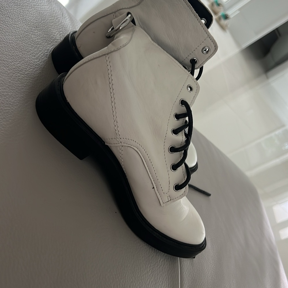 DOLCE VITA white combat boots Bootie Size 6.5 W - Picture 6 of 8